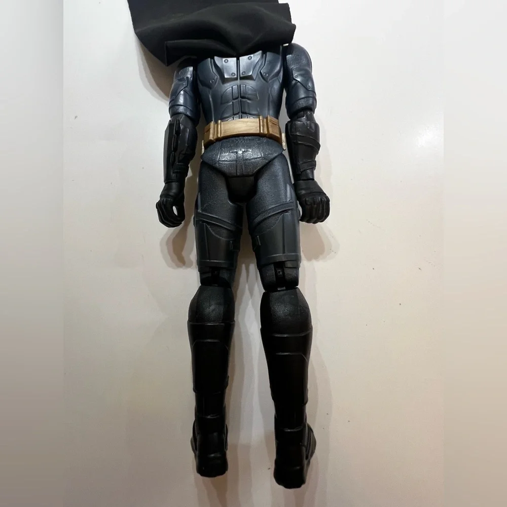 BATMAN 2016 MATTEL 11.5” ACTION FIGURE W/GOOGLES & CAPE & GOLD BELT